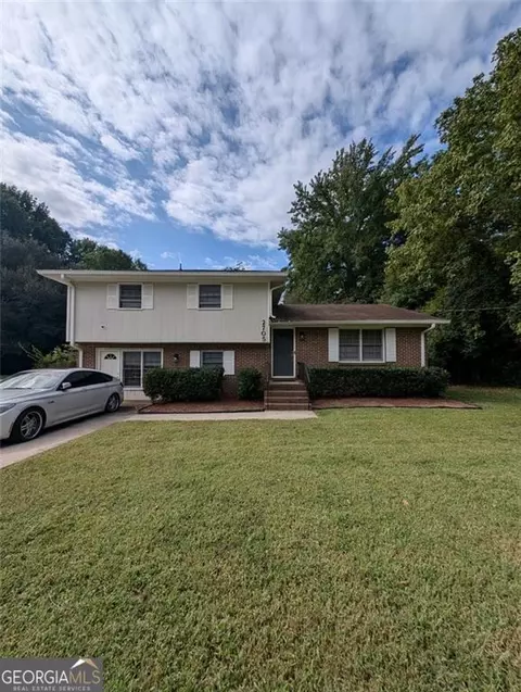 2705 Heritage Ln, Morrow, GA 30260