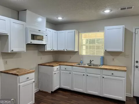 Kitchen - 1512 Academy Ave, Dublin, GA 31021 photo 1 of 2