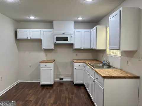 Kitchen - 1512 Academy Ave, Dublin, GA 31021 photo 2 of 2