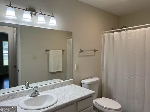Bath - 1512 Academy Ave, Dublin, GA 31021 photo 1 of 2