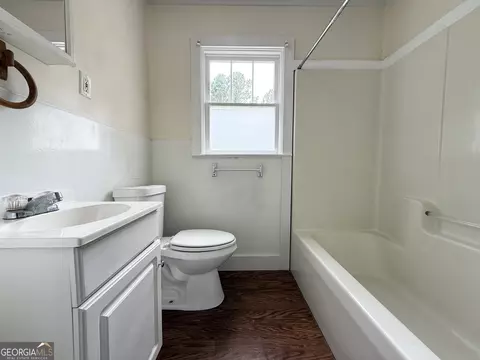 Bath - 60 Priscilla Dr, Lagrange, GA 30241 photo 2 of 3