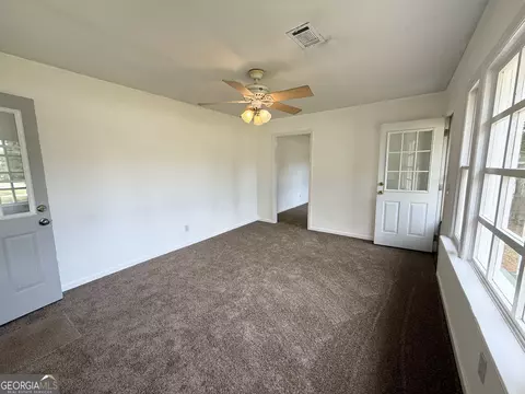Living - 60 Priscilla Dr, Lagrange, GA 30241 photo 2 of 10