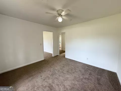 Living - 60 Priscilla Dr, Lagrange, GA 30241 photo 6 of 10