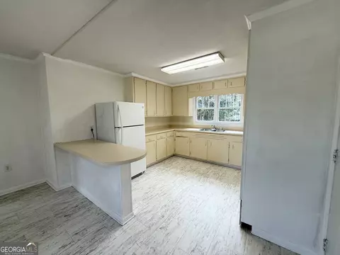 Kitchen - 60 Priscilla Dr, Lagrange, GA 30241 photo 1 of 4
