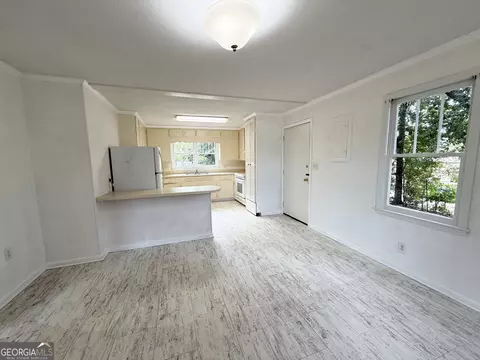 Living - 60 Priscilla Dr, Lagrange, GA 30241 photo 8 of 10