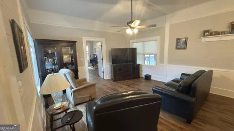 Entry Way - 680 Elrod St, Cornelia, GA 30531 photo 2 of 3