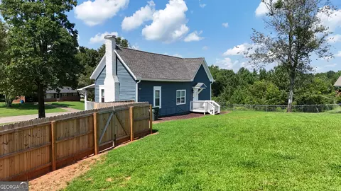 Exterior - 680 Elrod St, Cornelia, GA 30531 photo 10 of 14