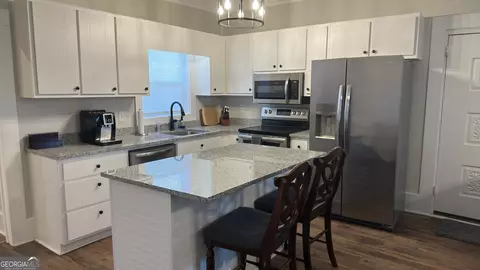 Kitchen - 680 Elrod St, Cornelia, GA 30531 photo 2 of 2