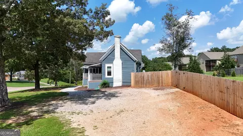 Exterior - 680 Elrod St, Cornelia, GA 30531 photo 13 of 14