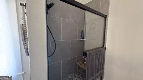 Bath - 680 Elrod St, Cornelia, GA 30531 photo 3 of 4