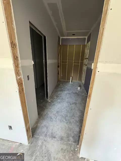 Entry Way - 201 New Dr, Claxton, GA 30417 photo 3 of 6