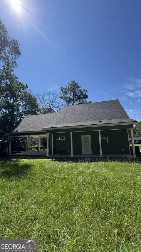 Exterior - 201 New Dr, Claxton, GA 30417 photo 2 of 2