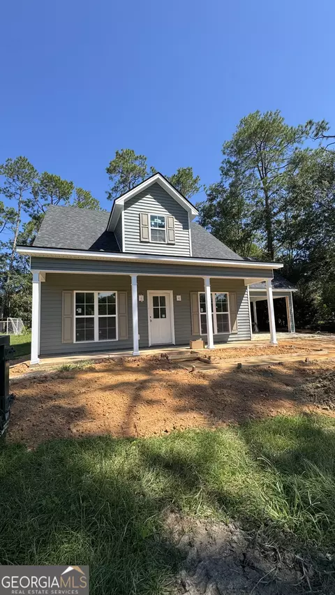 201 New Dr, Claxton, GA 30417