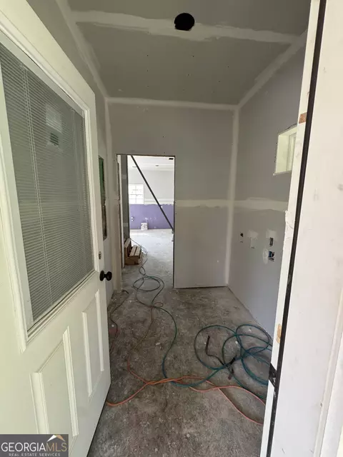 Entry Way - 201 New Dr, Claxton, GA 30417 photo 4 of 6