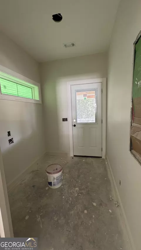 Entry Way - 201 New Dr, Claxton, GA 30417 photo 2 of 6