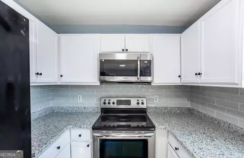 Kitchen - 607 Harwell Ave, Lagrange, GA 30240 photo 3 of 4