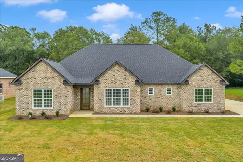 70 River Ridge Dr, Hawkinsville, GA 31036