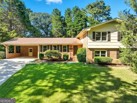 2932 Country Squire Ln, Decatur, GA 30033