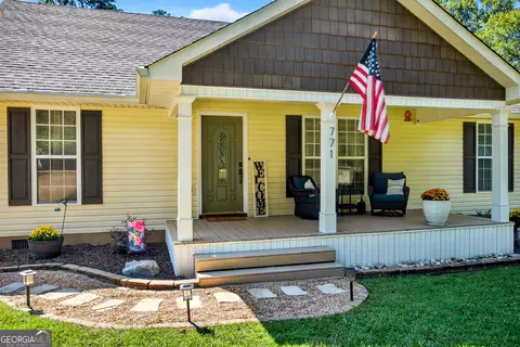 771 Waterview Dr, Lagrange, GA 30240