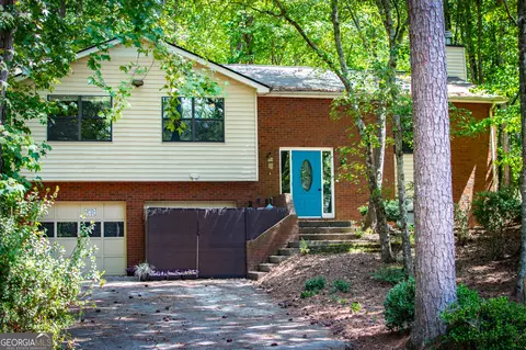 3225 Sweetbriar Dr, Villa Rica, GA 30180