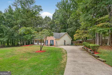 Exterior - 110 Hawthorne Cir, Lagrange, GA 30240 photo 3 of 9