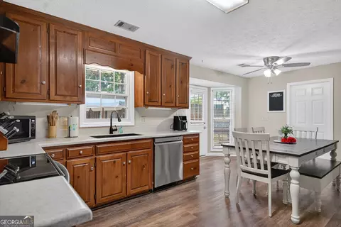 Kitchen - 110 Hawthorne Cir, Lagrange, GA 30240 photo 2 of 3