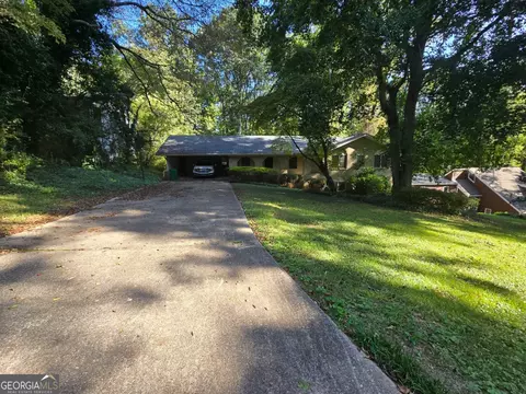 250 Kenilworth Cir, Stone Mountain, GA 30083