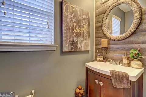 Bath - 269 Othello Dr, Hampton, GA 30228 photo 2 of 5