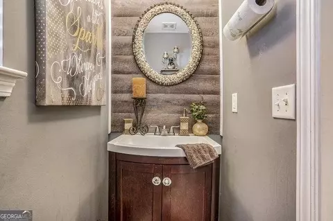 Bath - 269 Othello Dr, Hampton, GA 30228 photo 1 of 5