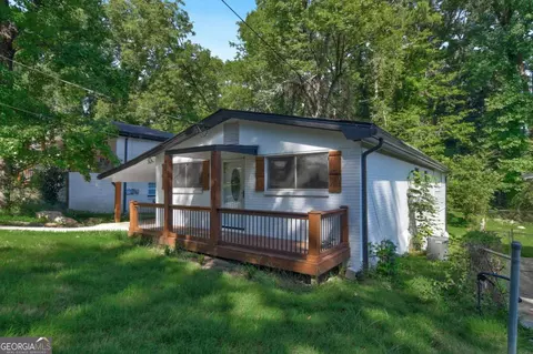 493 Woods Dr NW, Atlanta, GA 30318