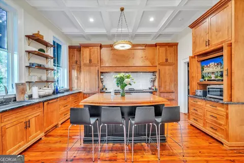 Kitchen - 619 College St, Macon, GA 31201 photo 6 of 7