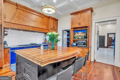 Kitchen - 619 College St, Macon, GA 31201 photo 2 of 7