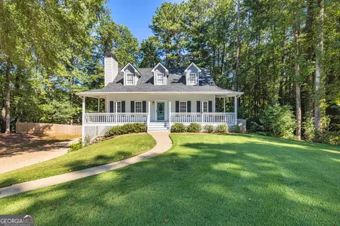 8 Quail Run Dr, Newnan, GA 30265