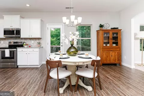 Dining - 738 Stable View Loop, Dallas, GA 30132 photo 3 of 5