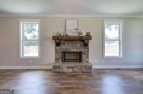 Living - 10 Dove Pointe, Euharlee, GA 30145 photo 4 of 6