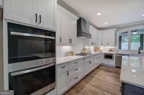 Kitchen - 10 Dove Pointe, Euharlee, GA 30145 photo 2 of 6