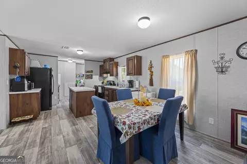 Dining - 219 Piney Grove Rd, Comer, GA 30629 photo 1 of 4