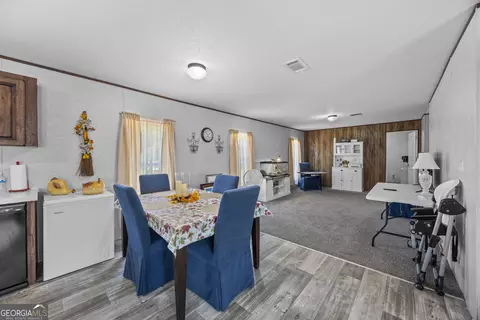 Dining - 219 Piney Grove Rd, Comer, GA 30629 photo 2 of 4