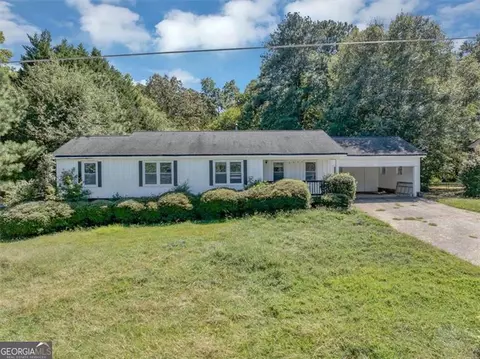 6867 Laurelwood Dr, Douglasville, GA 30135