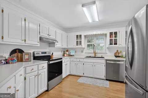Kitchen - 410 Gordon St, Lagrange, GA 30240 photo 2 of 3