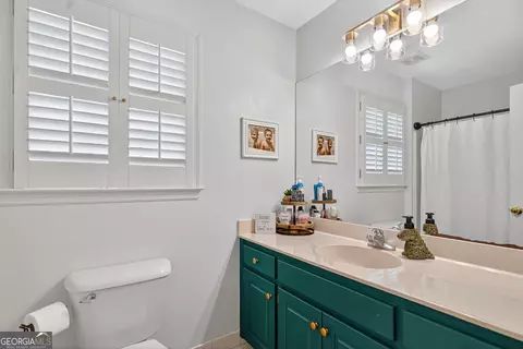 Bath - 410 Gordon St, Lagrange, GA 30240 photo 2 of 3