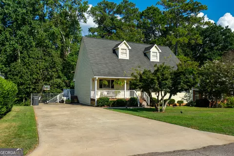 Exterior - 410 Gordon St, Lagrange, GA 30240 photo 3 of 4