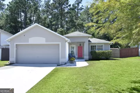261 Pine Bluff Dr, Kingsland, GA 31548