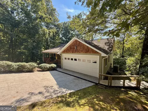 124 Starlight Ln, Clayton, GA 30525