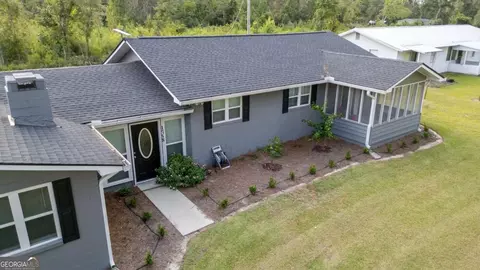 1758 Eason Bluff Rd, Baxley, GA 31513