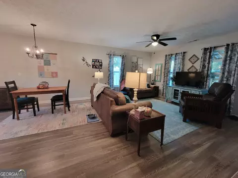Living - 526 Louina Rd, Roanoke, AL 36274 photo 2 of 2