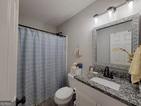 Bath - 526 Louina Rd, Roanoke, AL 36274 photo 1 of 2