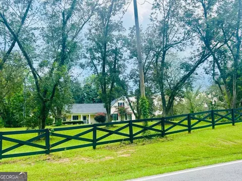 2524 E Mcintosh Rd, Griffin, GA 30223