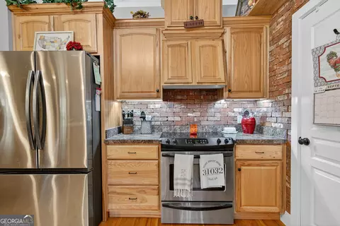 Kitchen - 169 Maynard Rd, Gray, GA 31032 photo 7 of 7