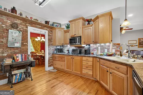 Kitchen - 169 Maynard Rd, Gray, GA 31032 photo 4 of 7